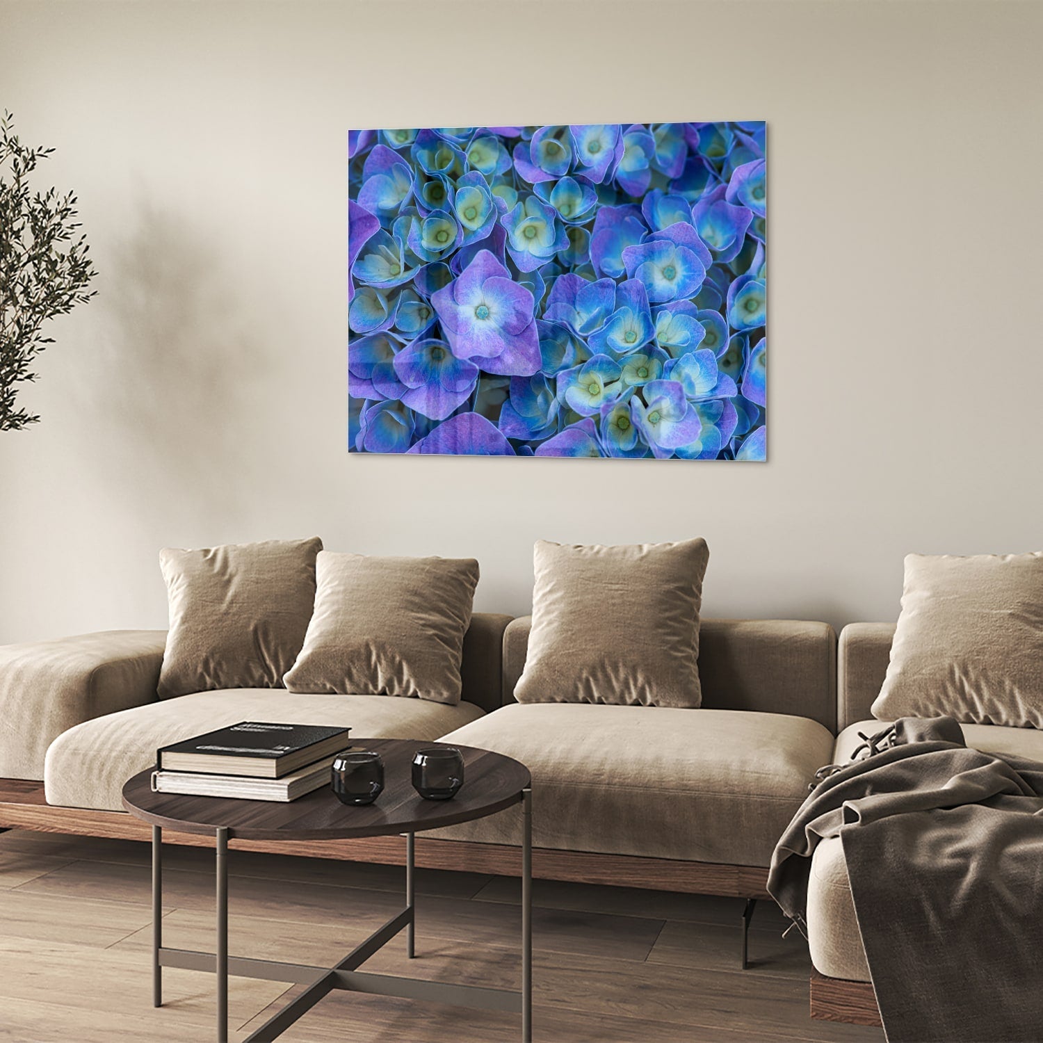 Farbenfrohes Glasbild mit blauen Blumen