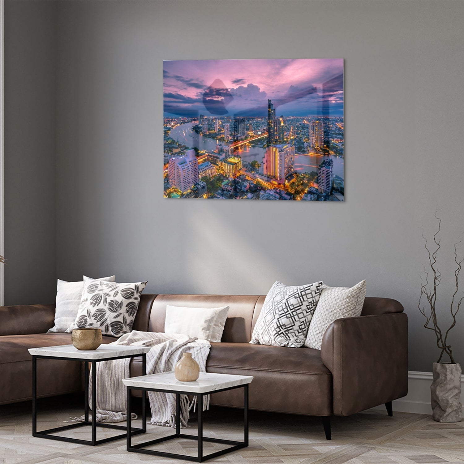 Glasbild mit Stadtblick im Abendlicht