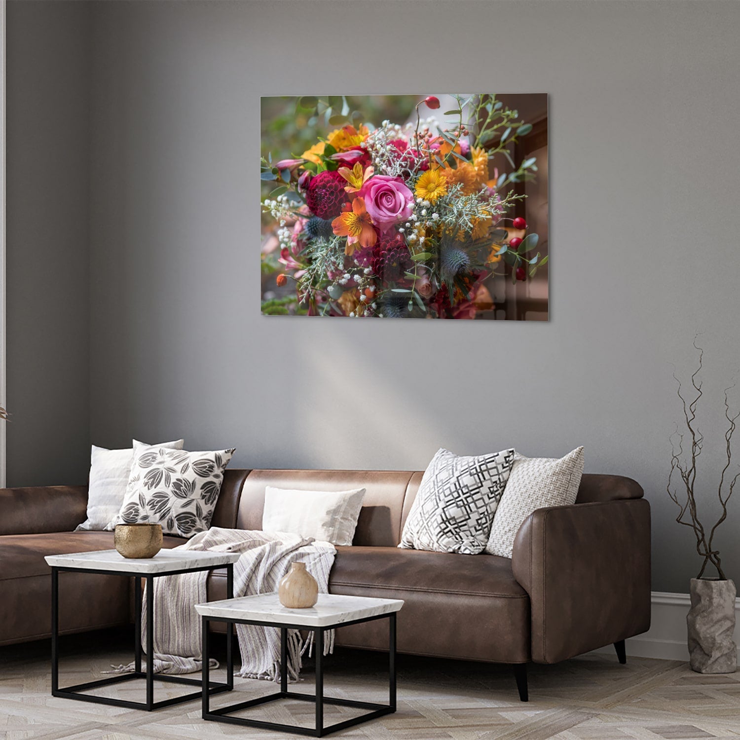 Farbenfrohes Glasbild mit einem Blumenstrauß