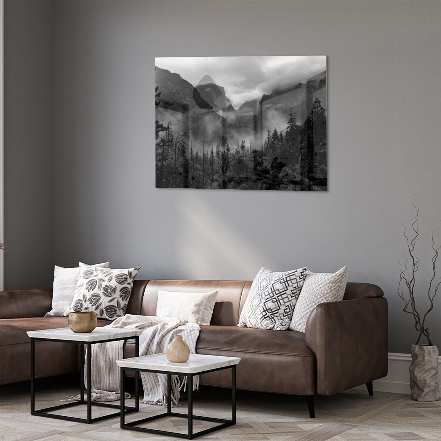 Schwarz-Weiß-Glasbild mit Berglandschaft