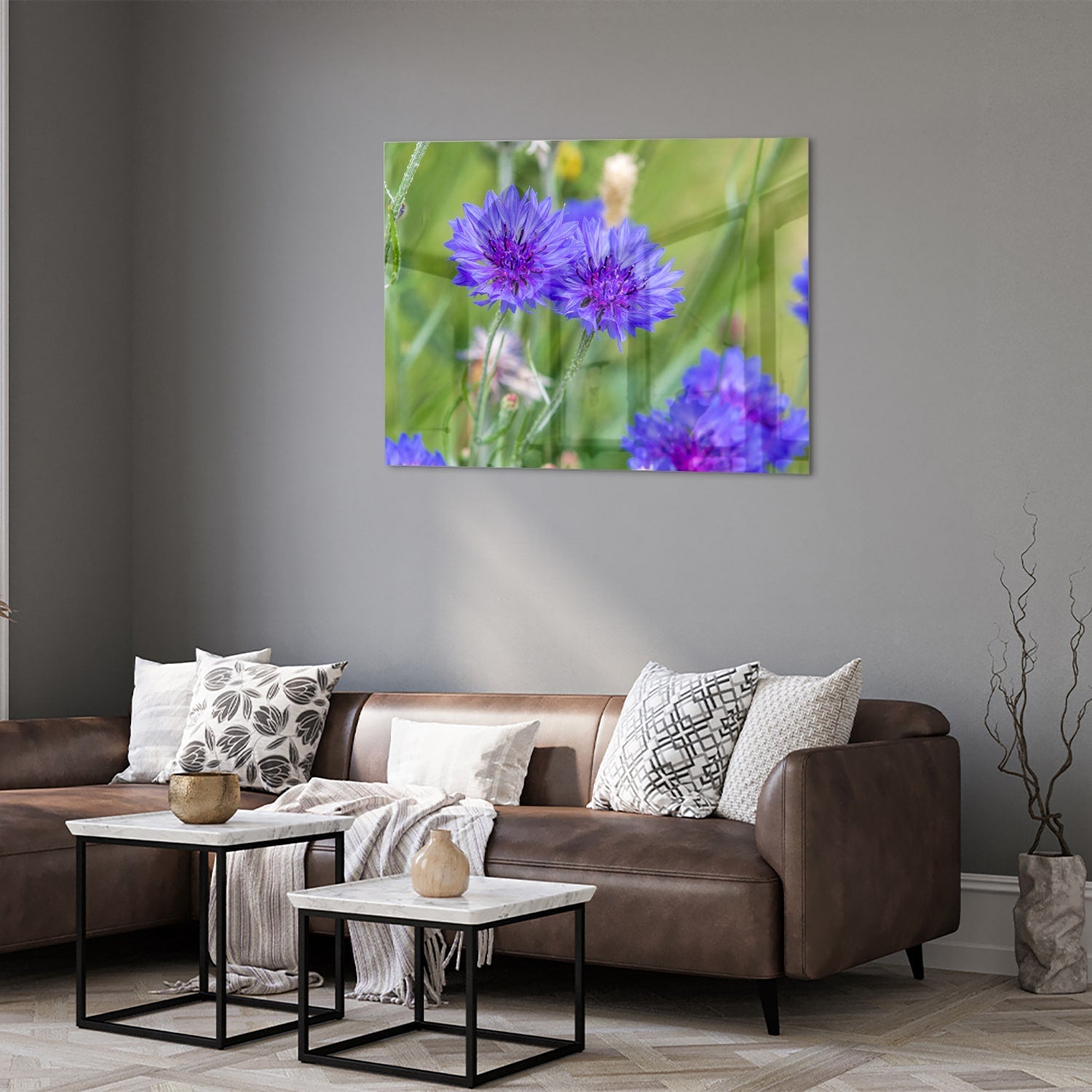 Glasbild mit violetten Blumen für moderne Einrichtungen