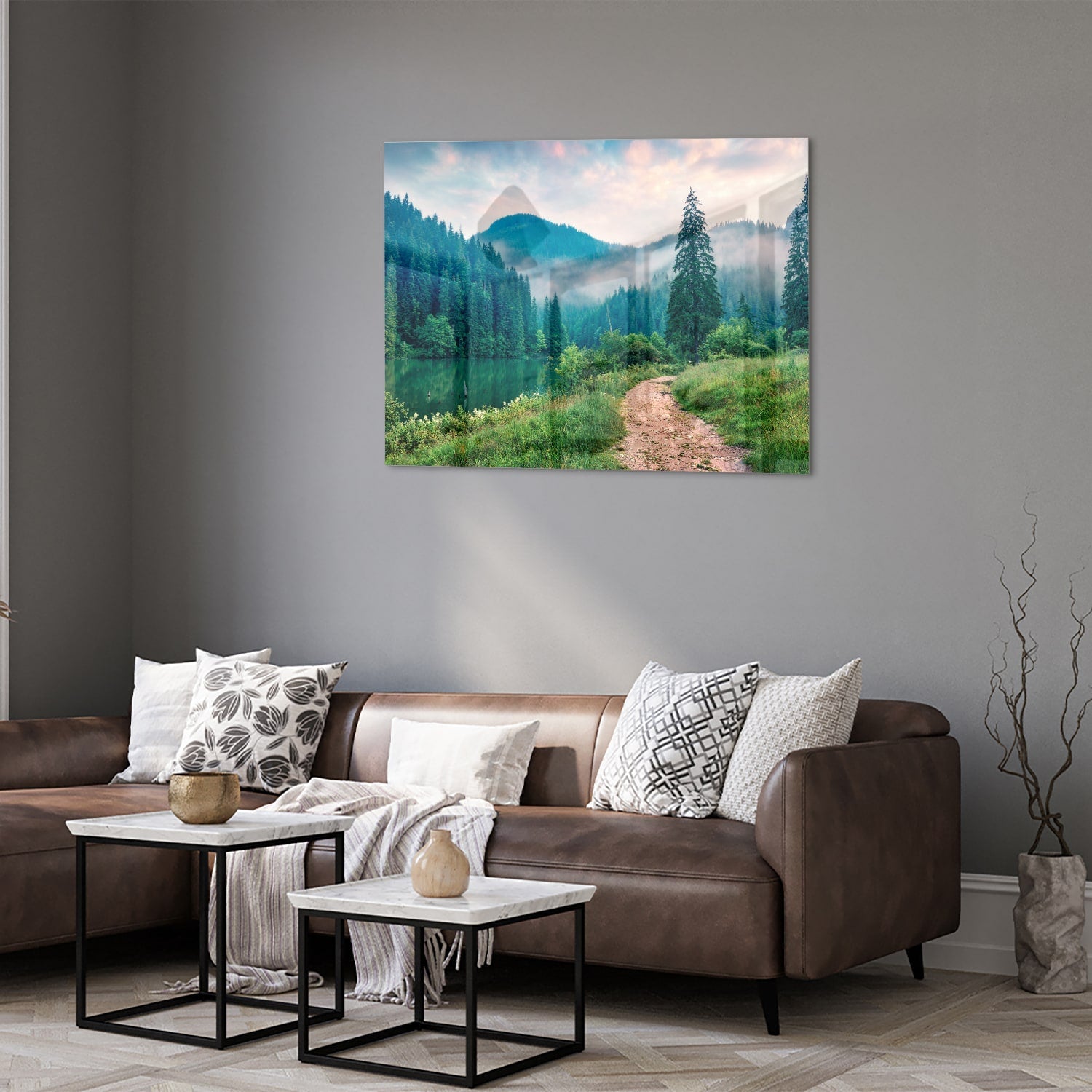 Stimmungsvolles Glasbild mit einer Berglandschaft