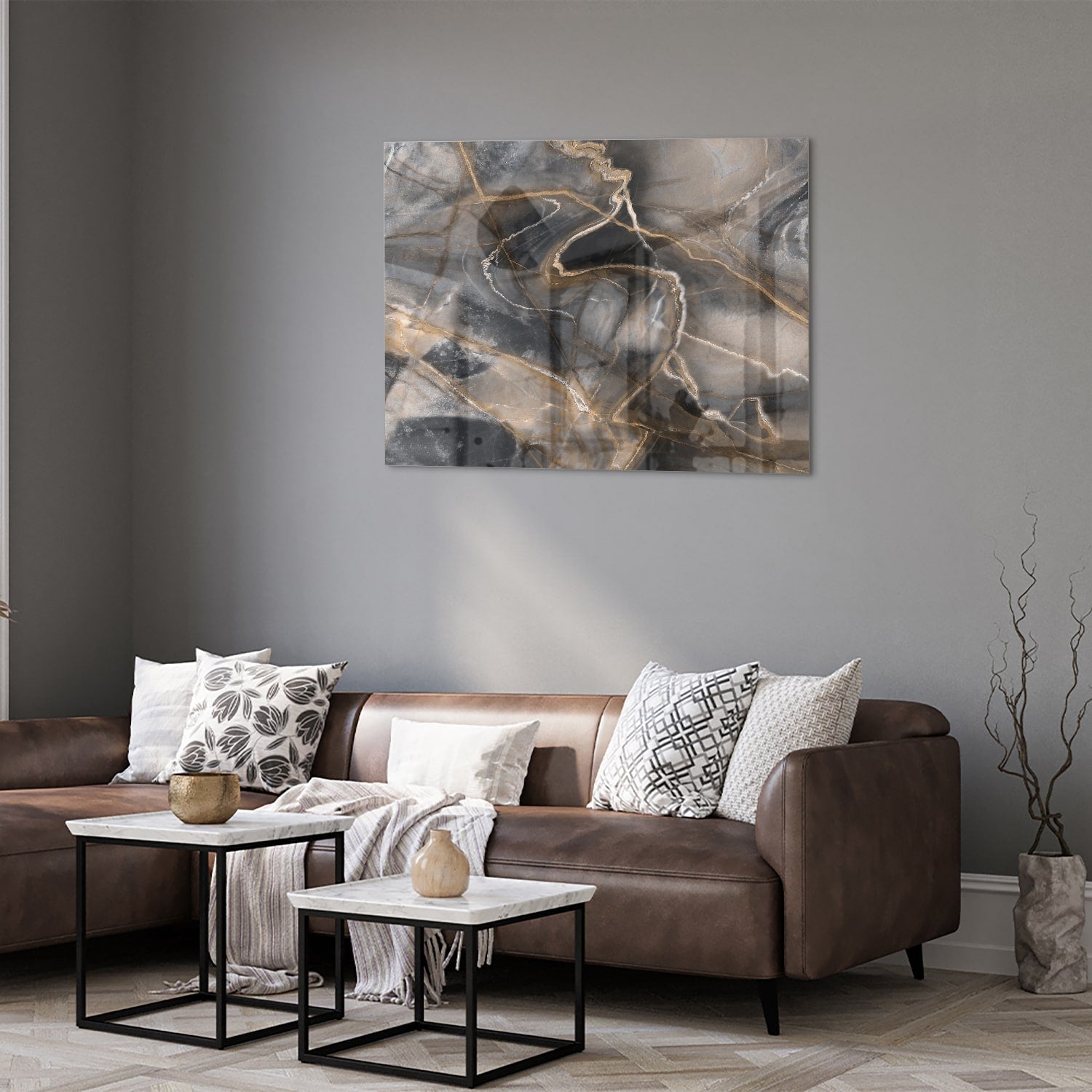 Modernes Glasbild mit abstrakten Linien in Schwarz und Gold
