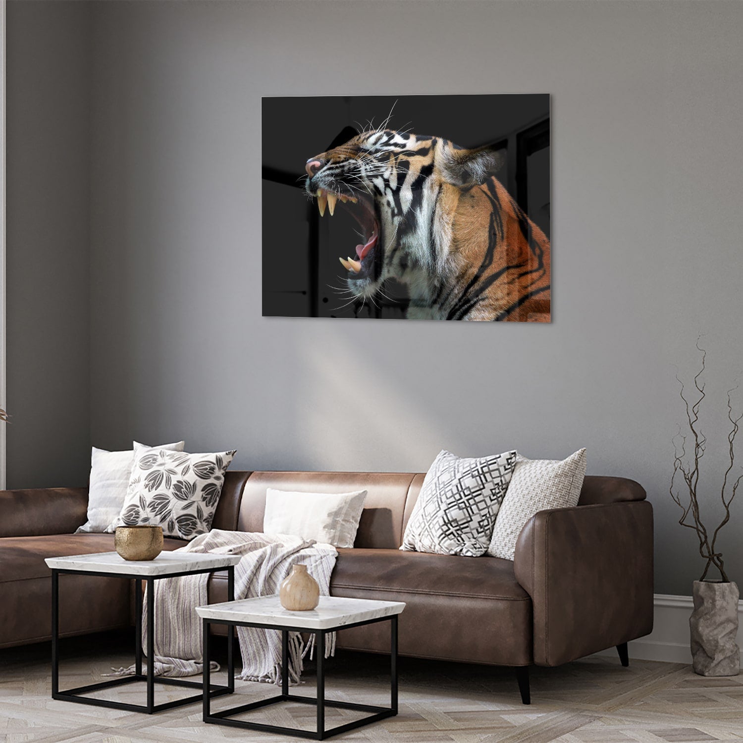 Beeindruckendes Glasbild mit einem brüllenden Tiger
