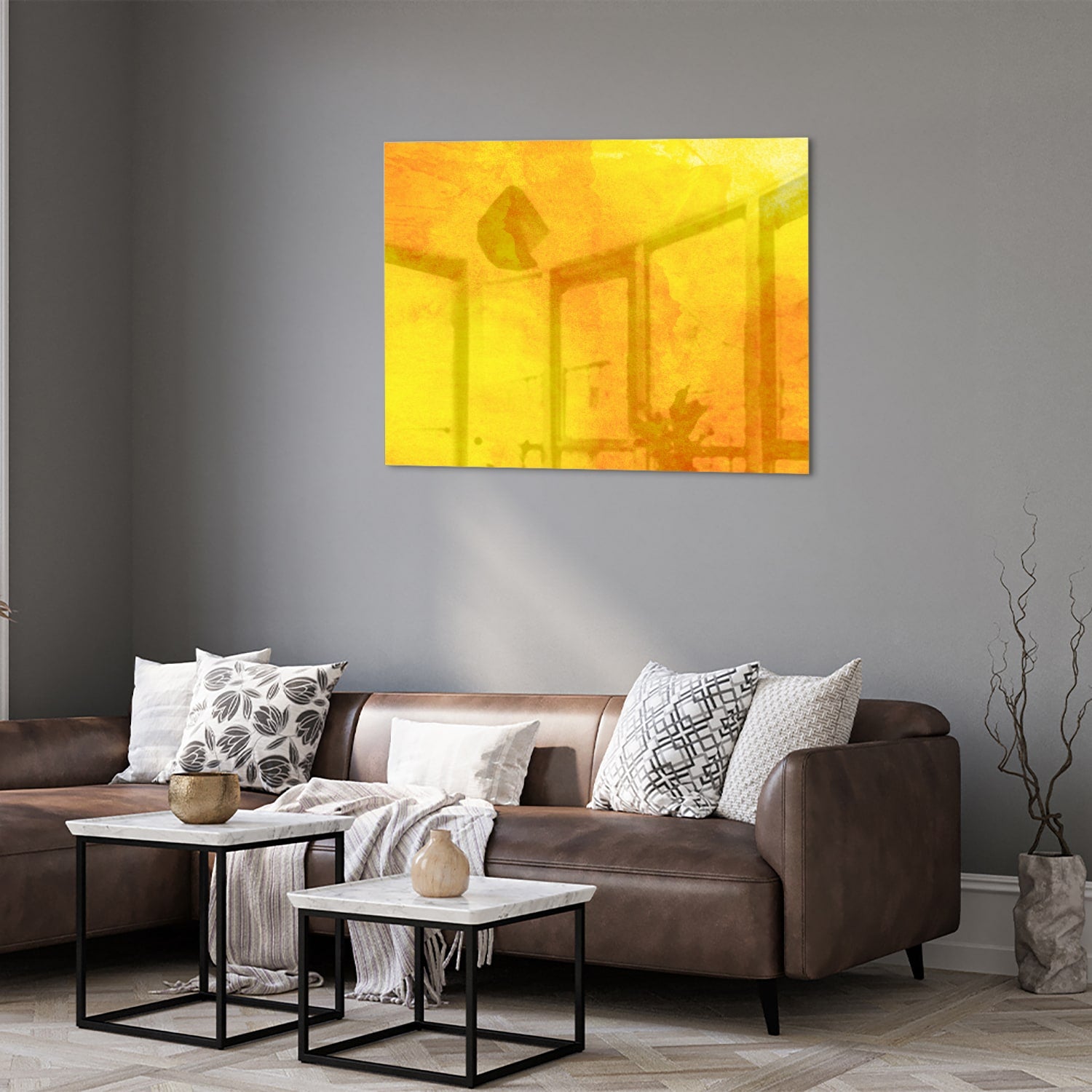 Leuchtend gelbes Glasbild für ein geradliniges Interieur