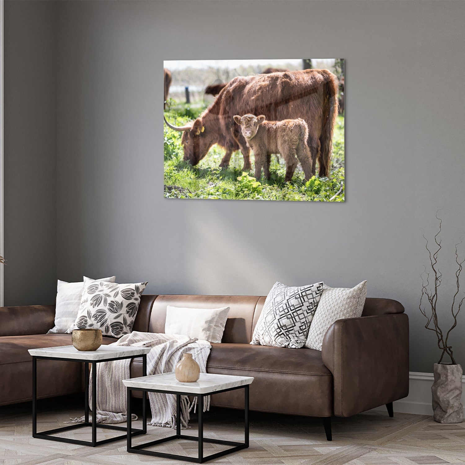 Glasbild mit Mutter und Kalb in der Natur