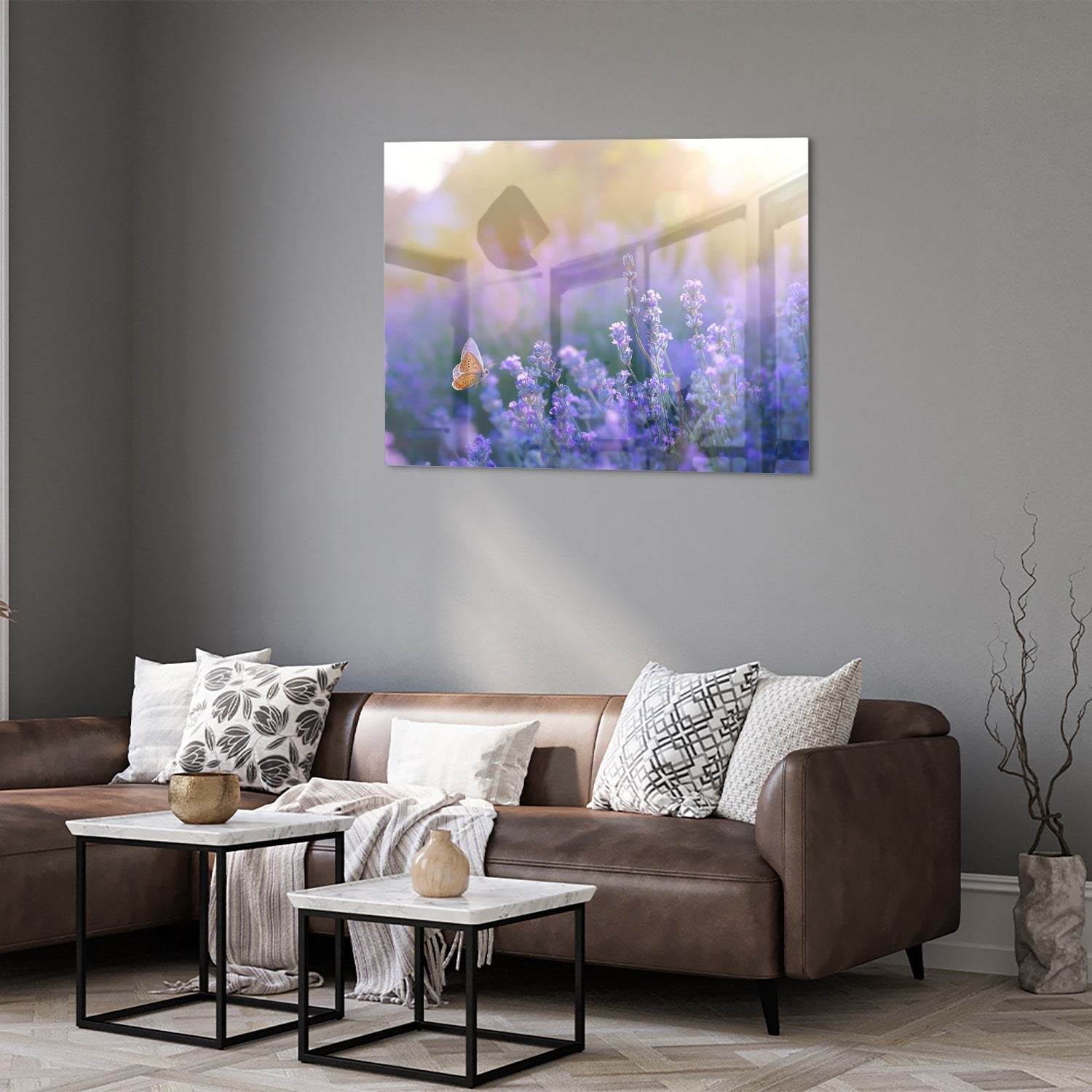 Glasbild mit violettem Lavendel und Schmetterling