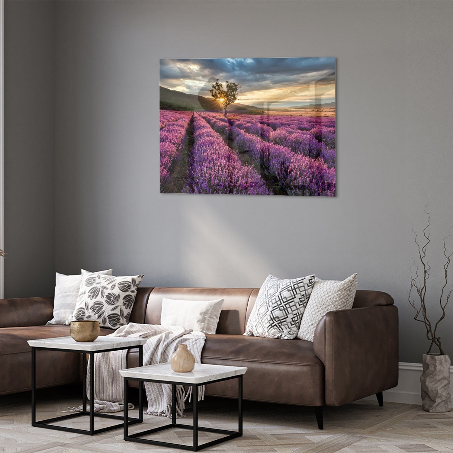 Glasbild mit violetten Lavendelfeldern bei Sonnenuntergang
