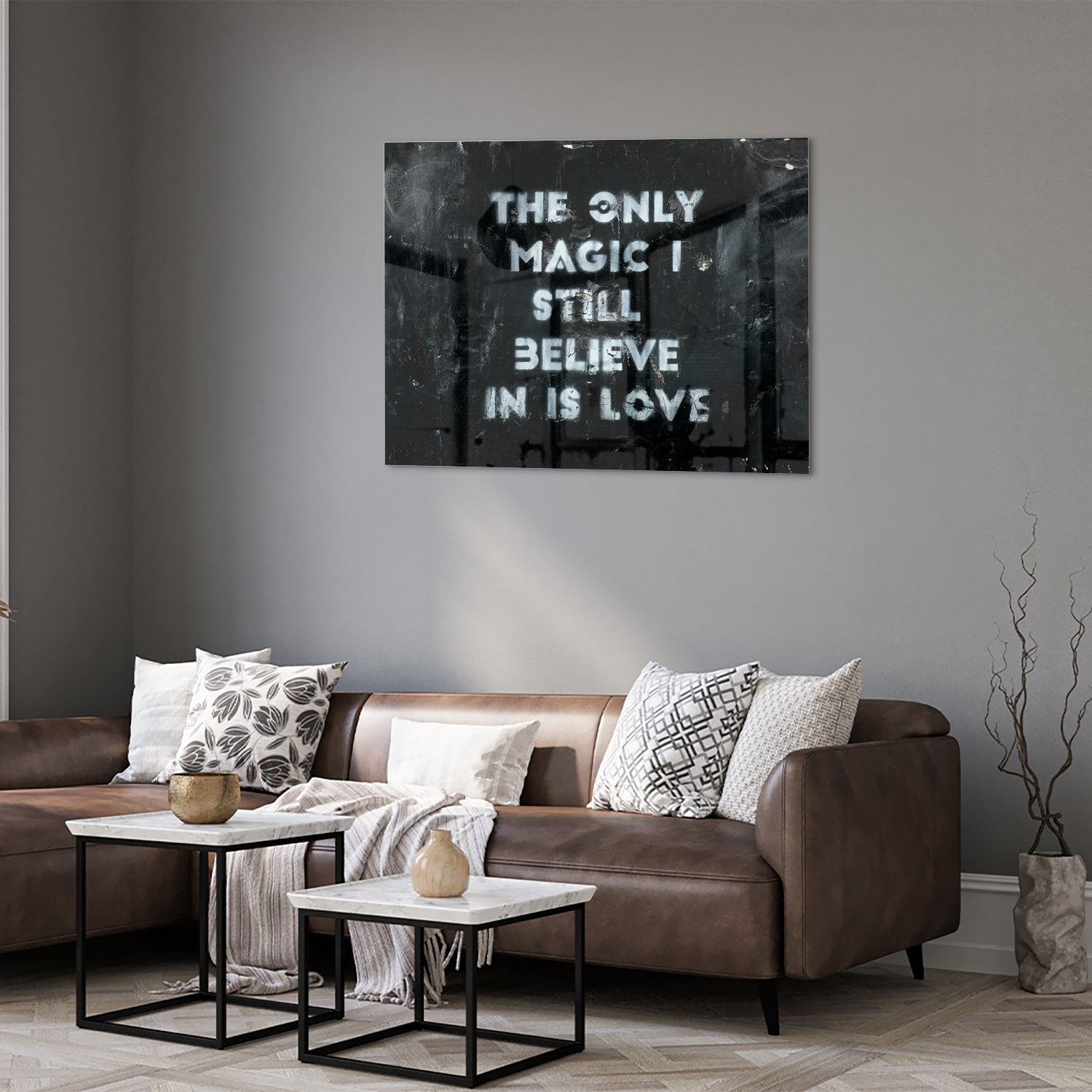 Glasbild mit Schriftzug „Believe in Love“