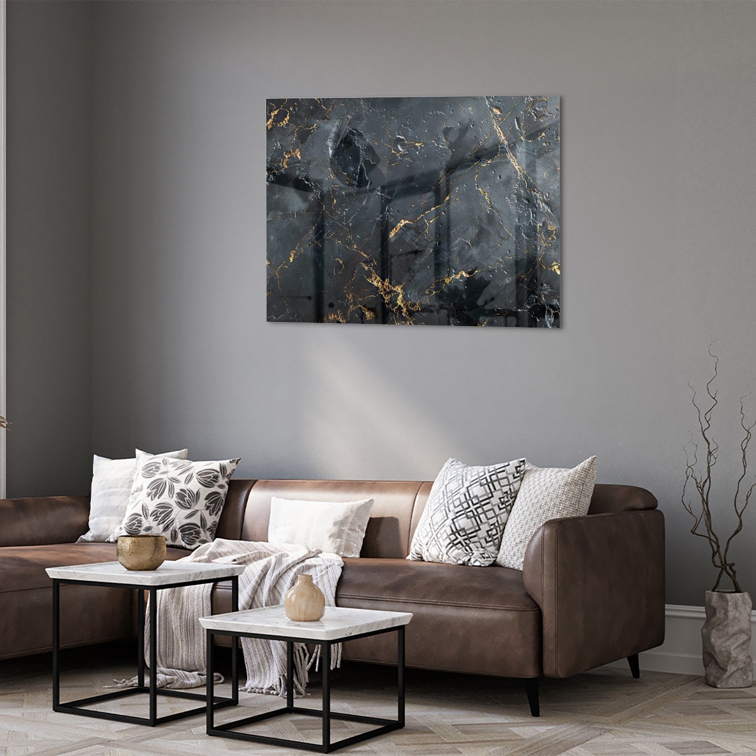 Elegantes Glasbild mit goldener Marmoroptik