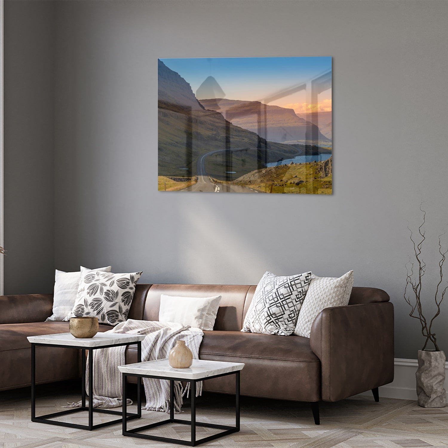 Atemberaubendes Glasbild mit Bergen und Fluss