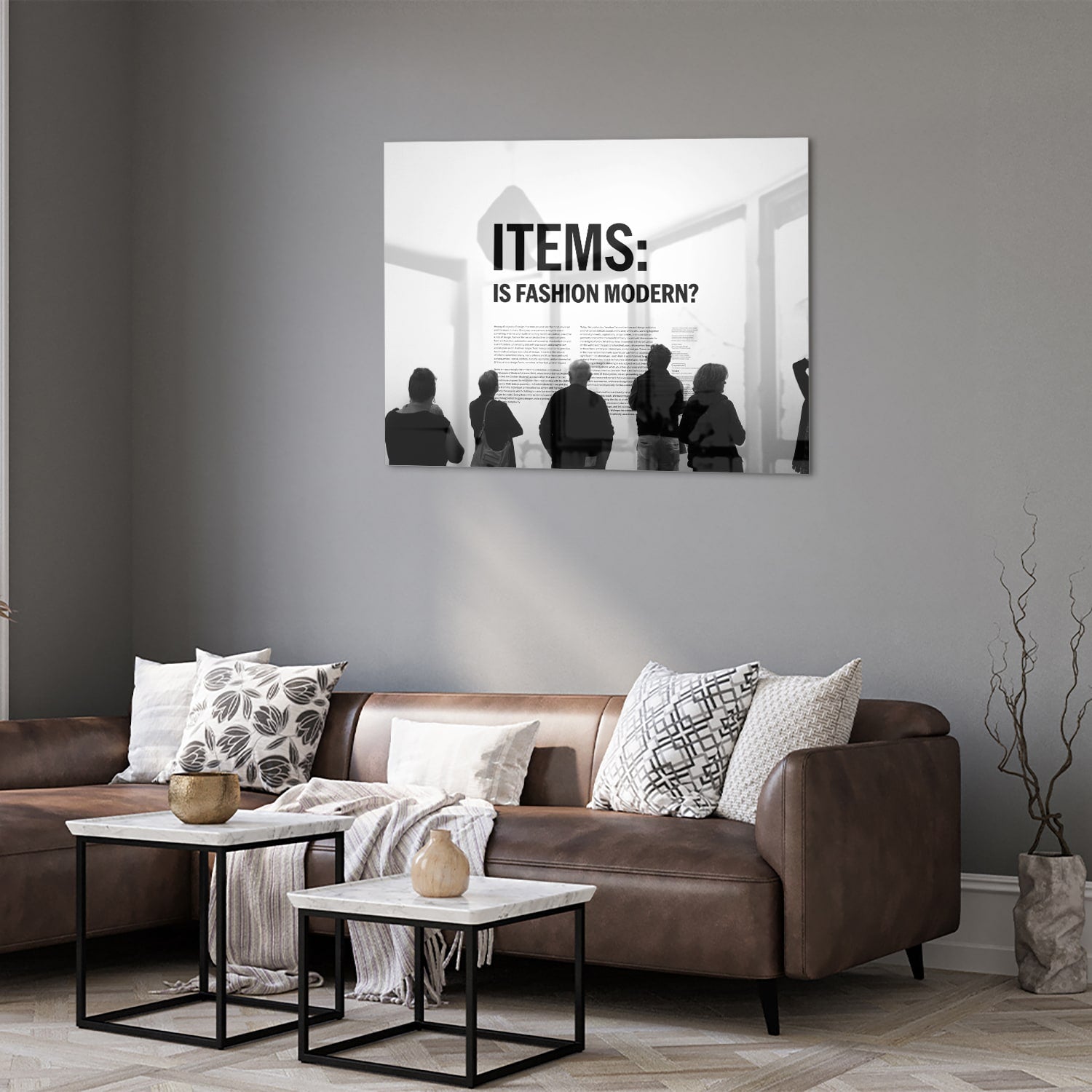 Modernes Glasbild 'Is Fashion Modern?'