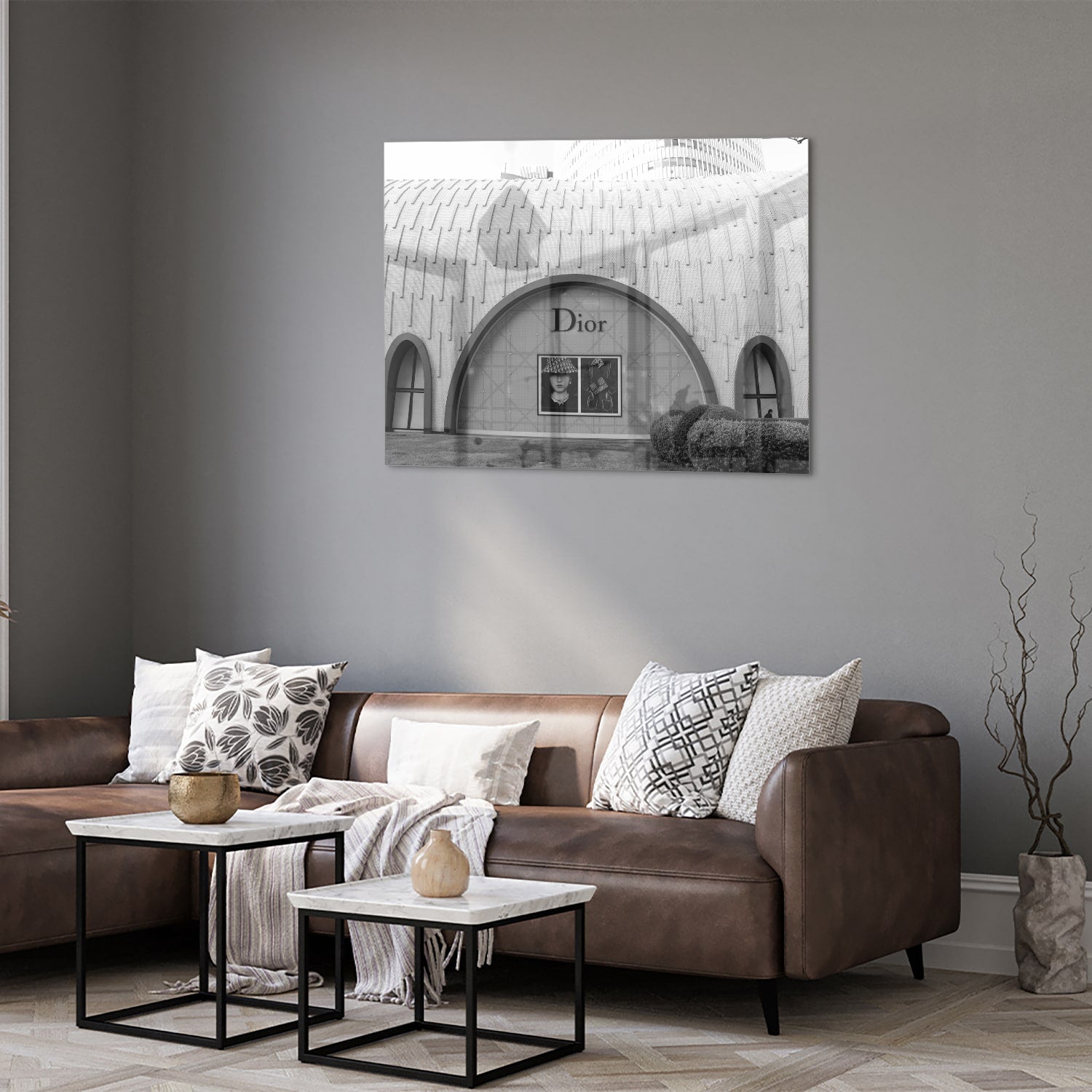 Elegantes Glasbild mit Dior-Schaufenster