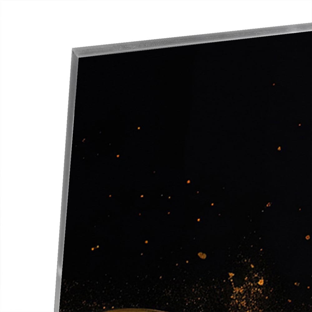 Elegantes Glasbild mit goldenen Linien