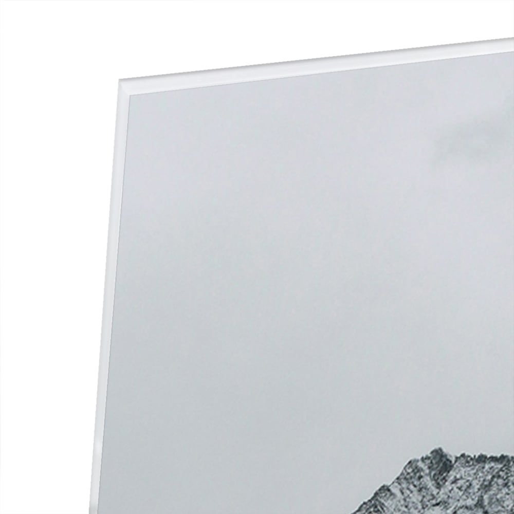 Elegantes Glasbild mit Bergen in Schwarz-Weiß