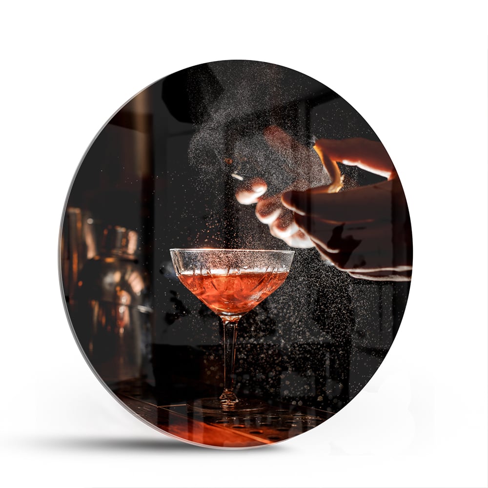 Elegantes Glasbild mit Cocktails in stimmungsvoller Szenerie – Glasbild aus Sicherheitsglas, Größe 140x70