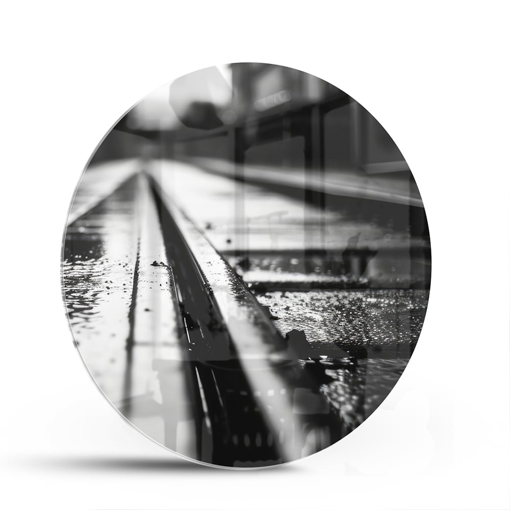 Schwarz-Weiß-Glasbild mit nassen Straßen – Glasbild aus Sicherheitsglas, Größe 140x70