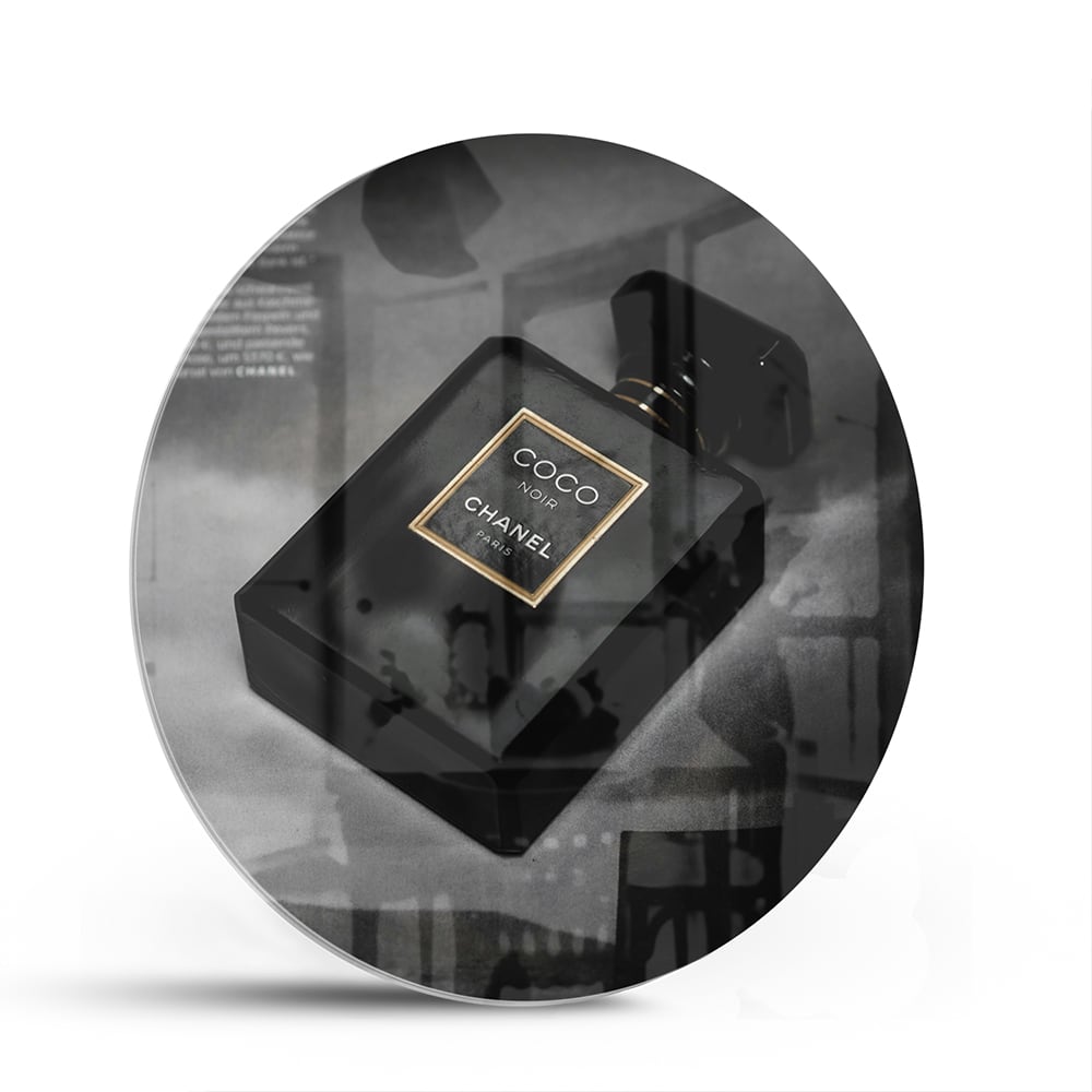 Glasbild mit Parfümflakon in einem stilvollen Interieur – Glasbild aus Sicherheitsglas, Größe 140x70