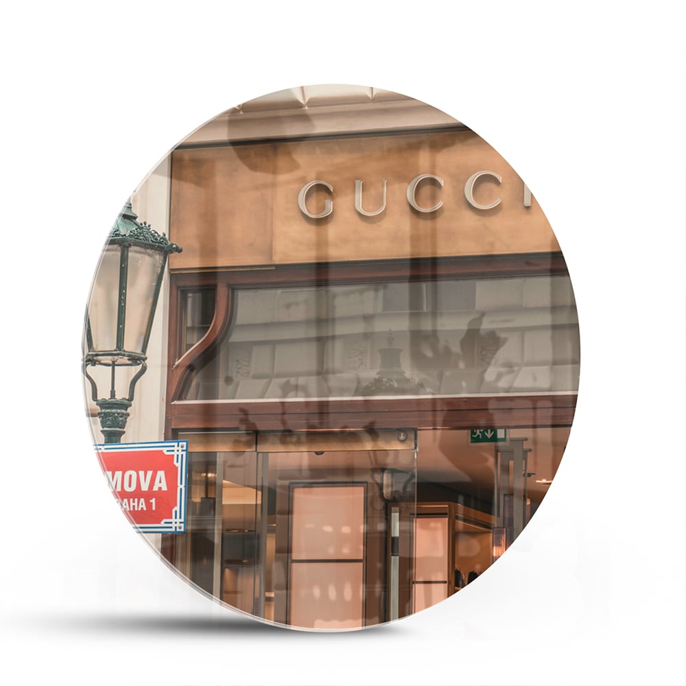 Stilvolles Glasbild mit Gucci-Schaufenster – Glasbild aus Sicherheitsglas, Größe 140x70