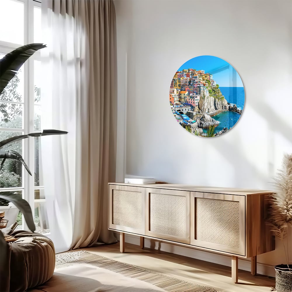 Glasbild mit farbenfroher Küstenlinie