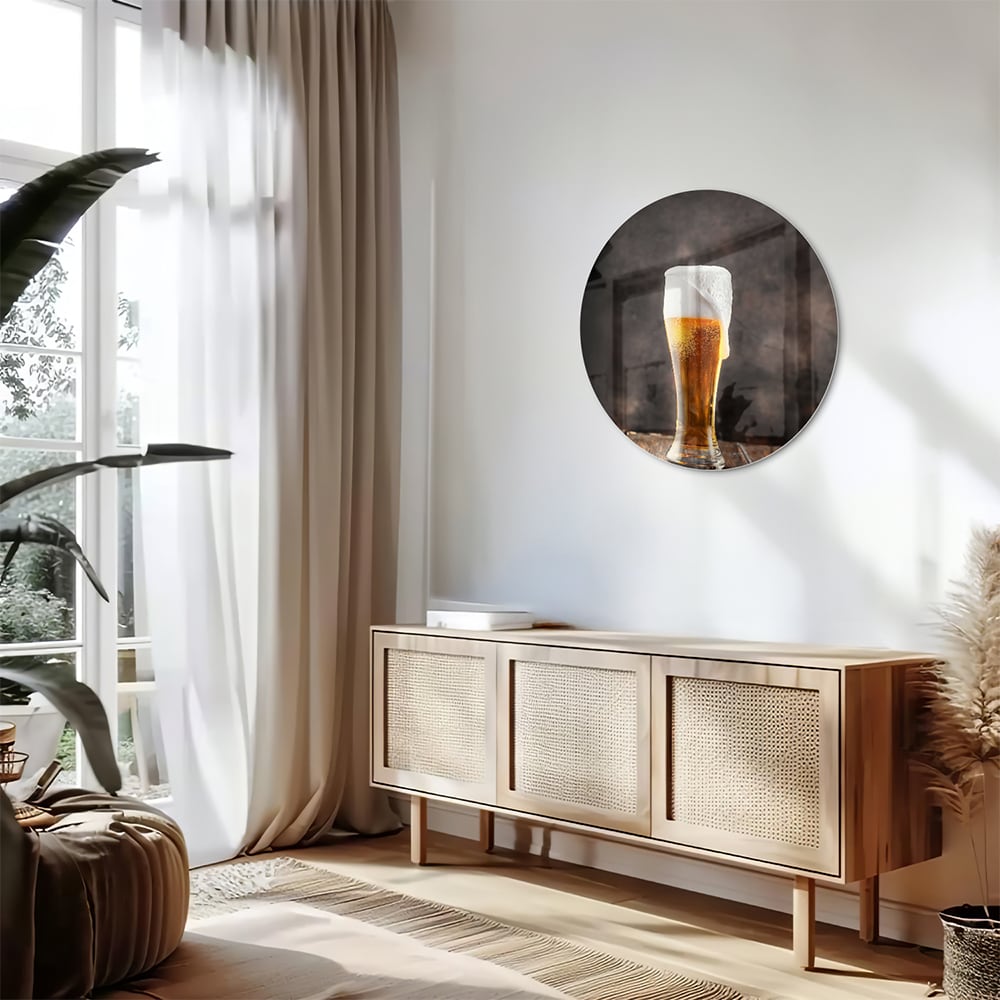 Stilvolles Glasbild mit einem Bier