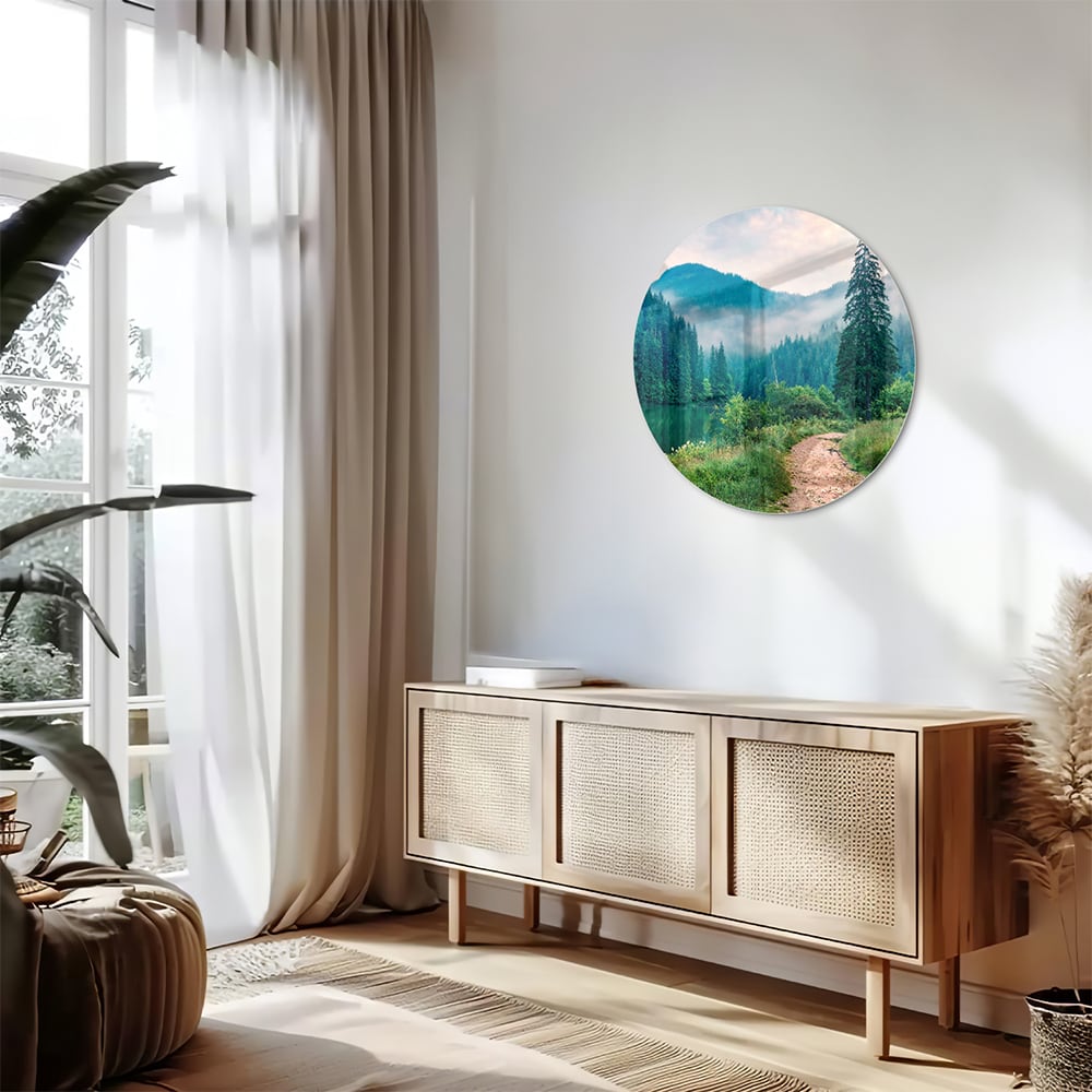 Stimmungsvolles Glasbild mit einer Berglandschaft