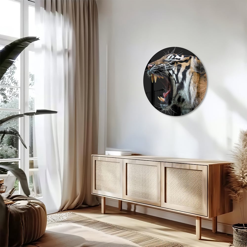 Beeindruckendes Glasbild mit einem brüllenden Tiger