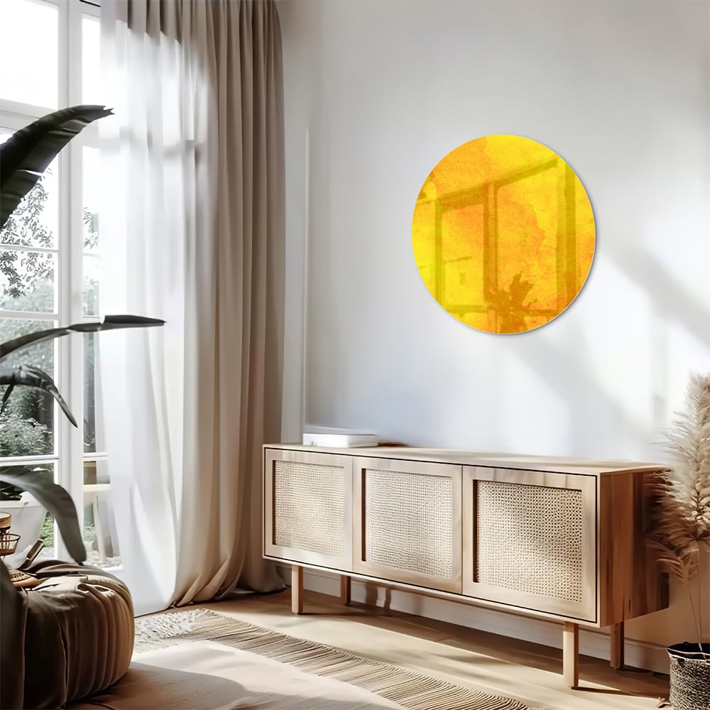 Leuchtend gelbes Glasbild für ein geradliniges Interieur