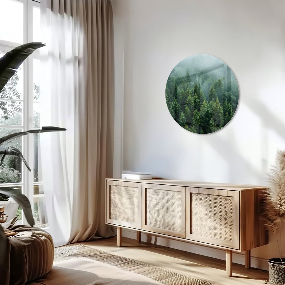 Glasbild mit nebligen Tannenwäldern