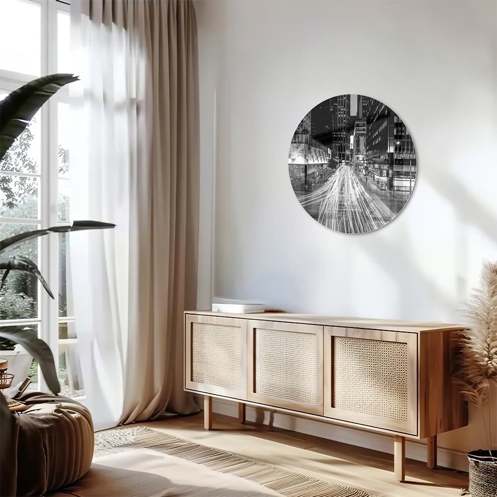 Schwarz-Weiß-Glasbild mit Stadtlichtern