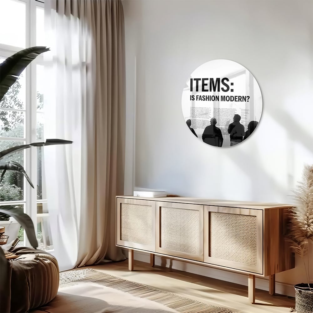 Modernes Glasbild 'Is Fashion Modern?'