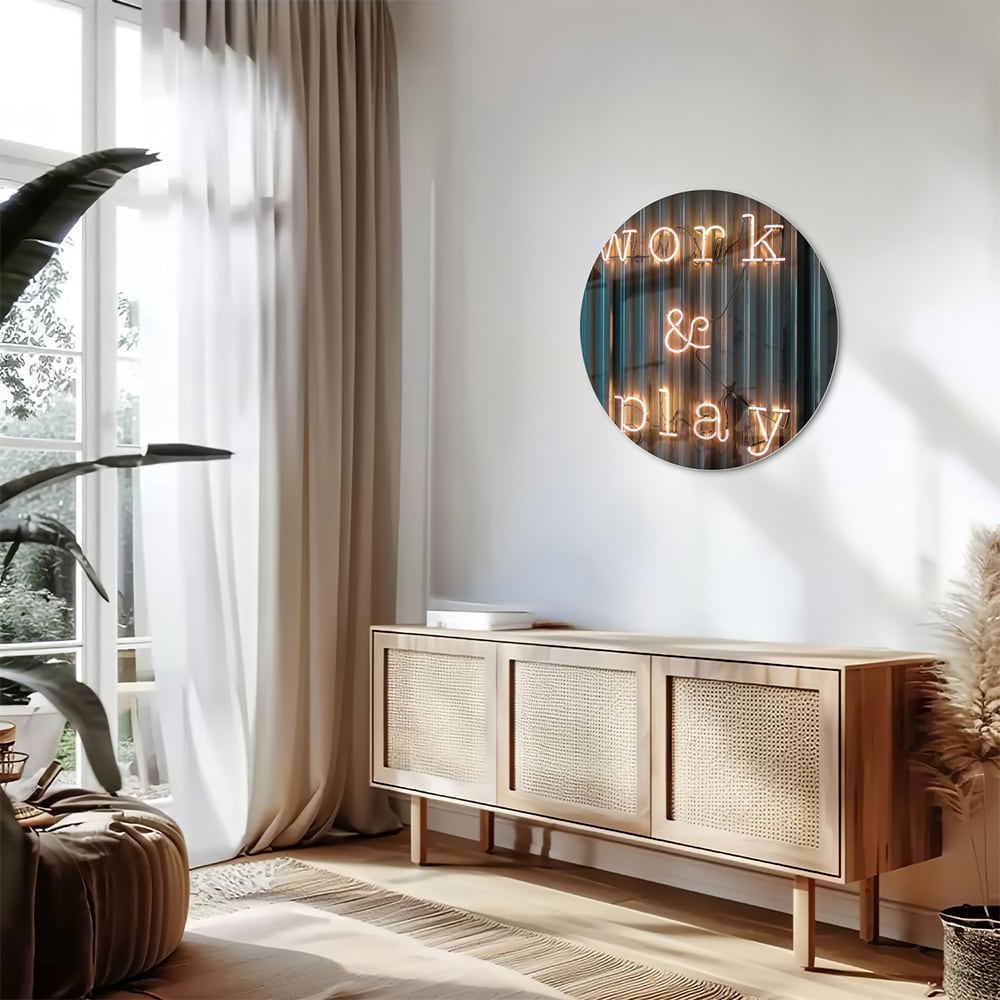 Glasbild mit 'Work & Play' Beleuchtung