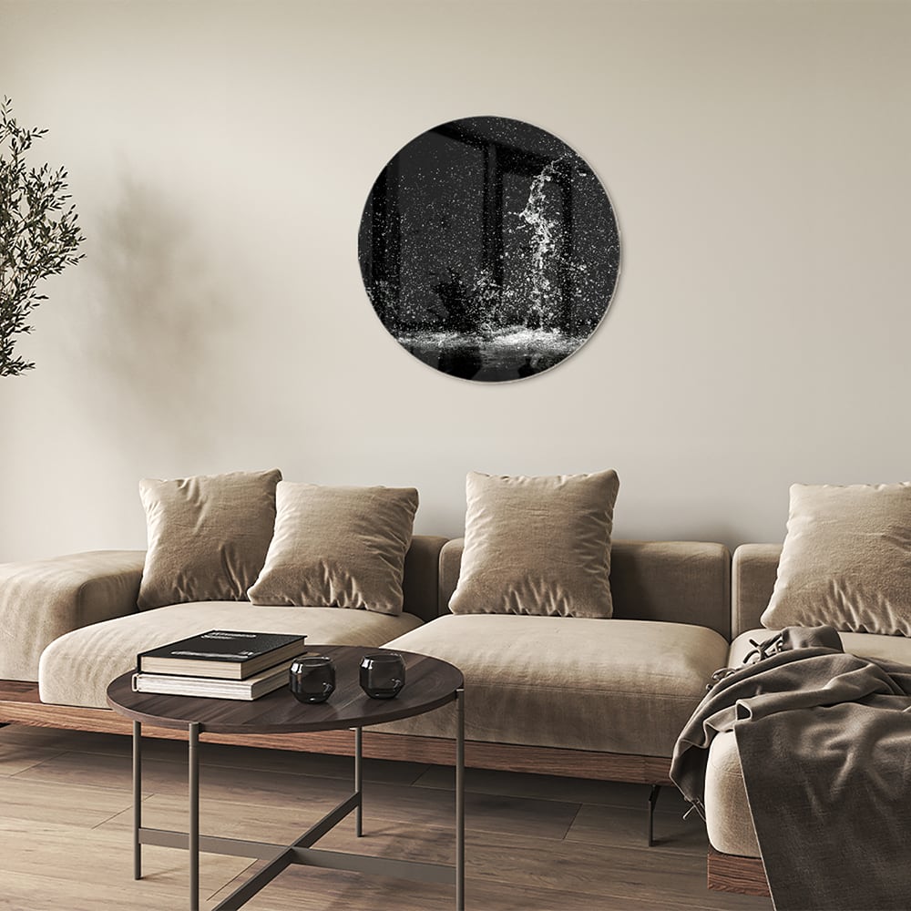 Schwarz-Weiß-Glasbild mit Spritzwassereffekt