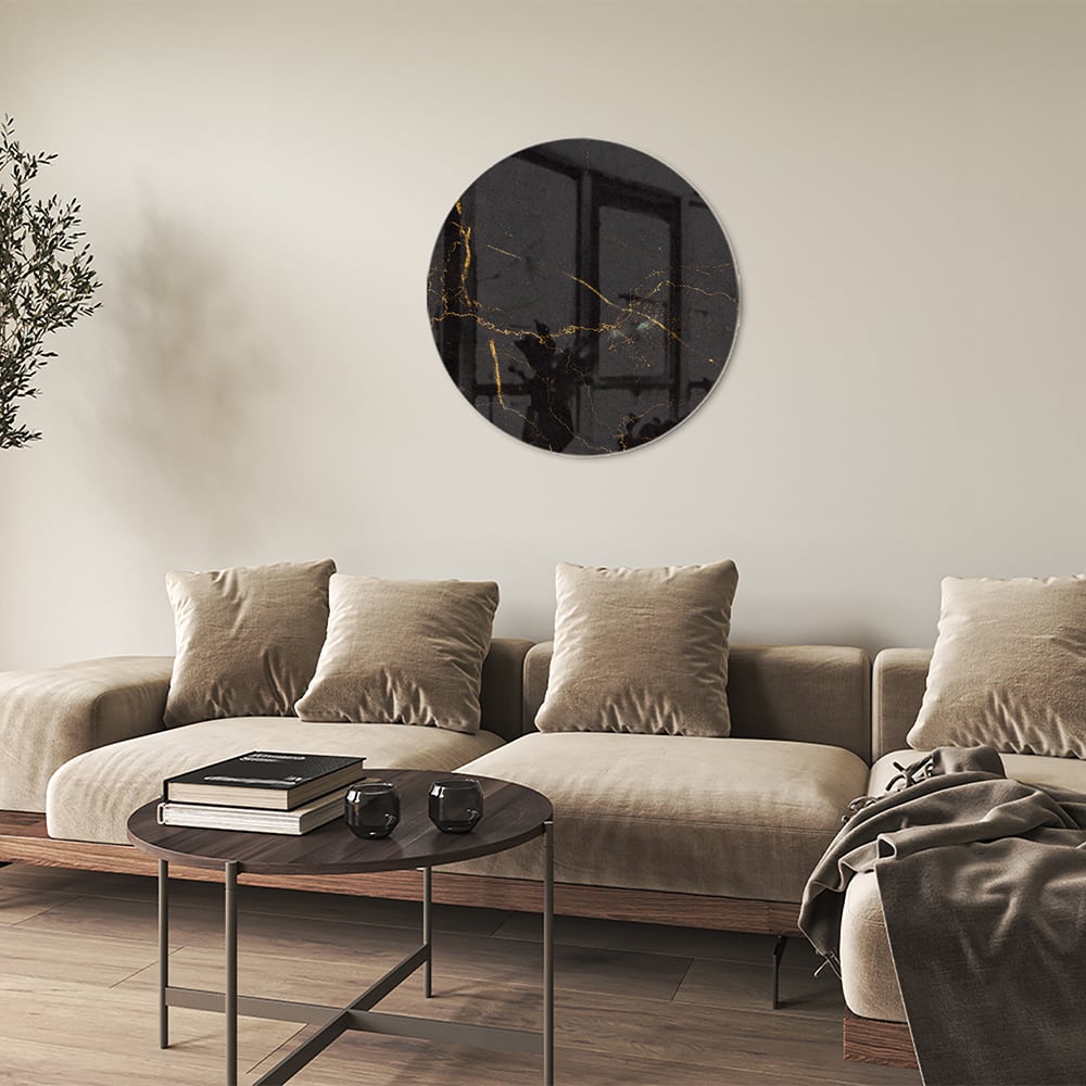 Schwarzes Glasbild mit goldenen Linien