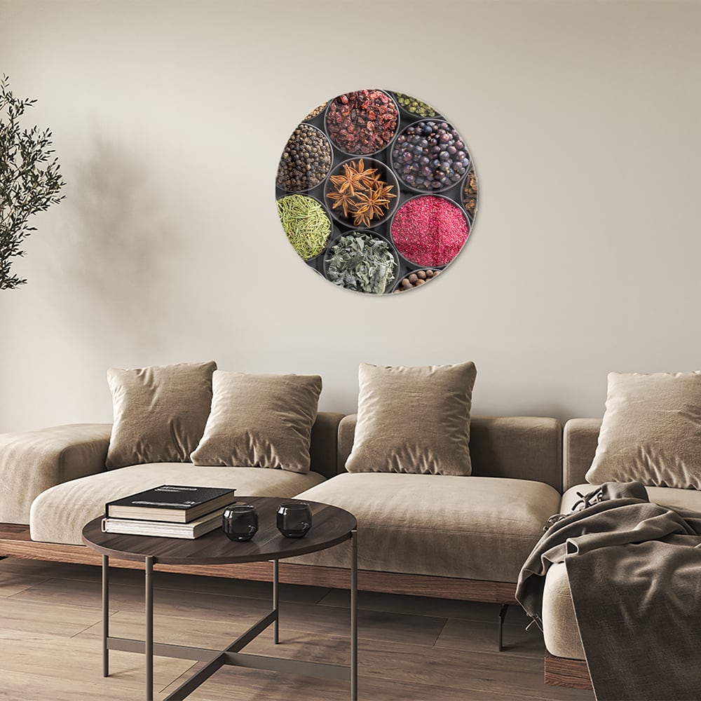 Farbenfrohes Glasbild mit Gewürzen und Kräutern