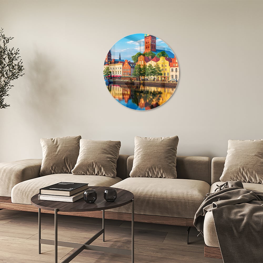 Farbenfrohes Glasbild mit einer Stadtlandschaft