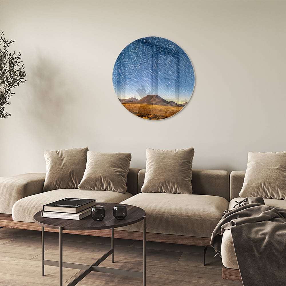 Glasbild mit Sternenhimmel über den Bergen