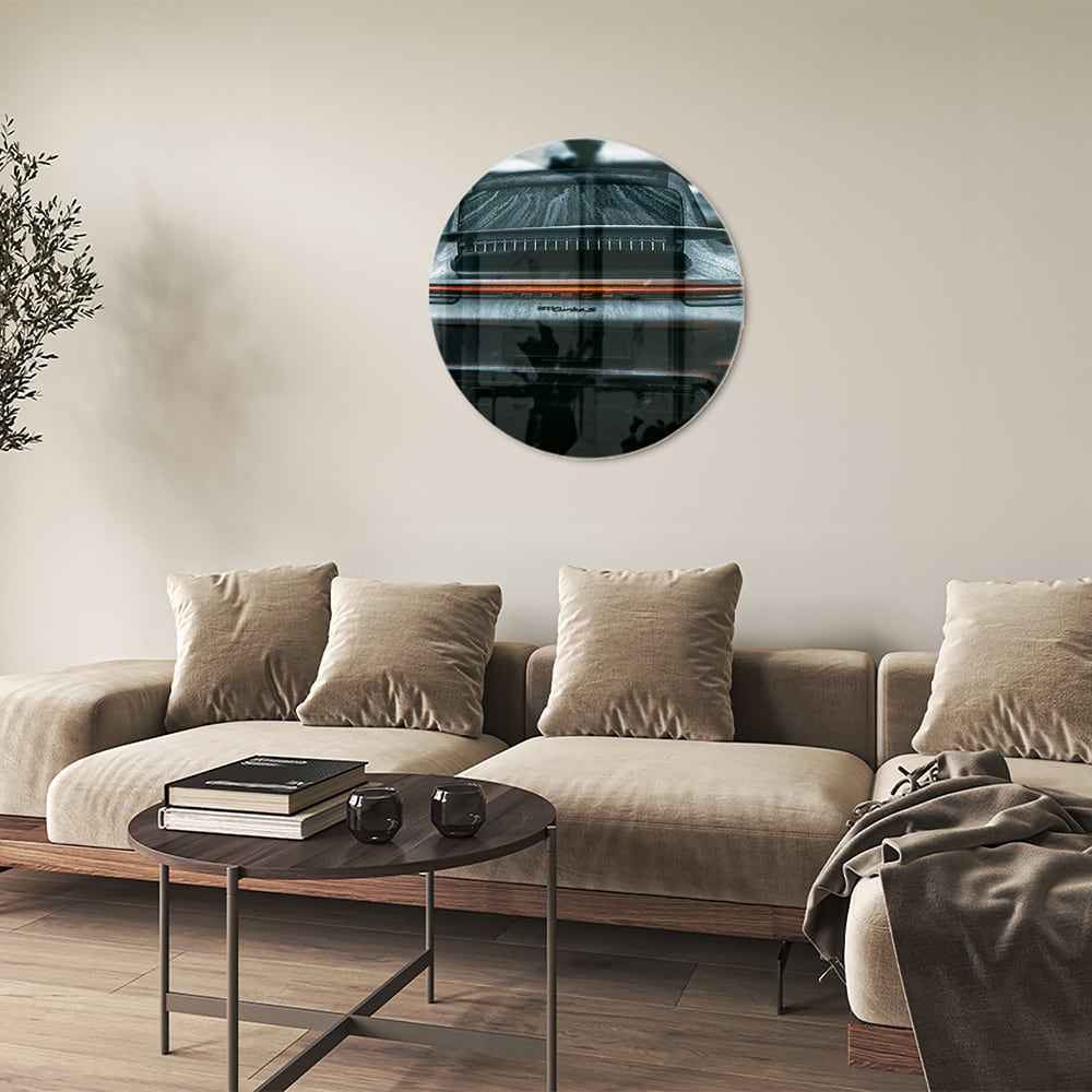 Elegantes Glasbild mit einem Sportwagen