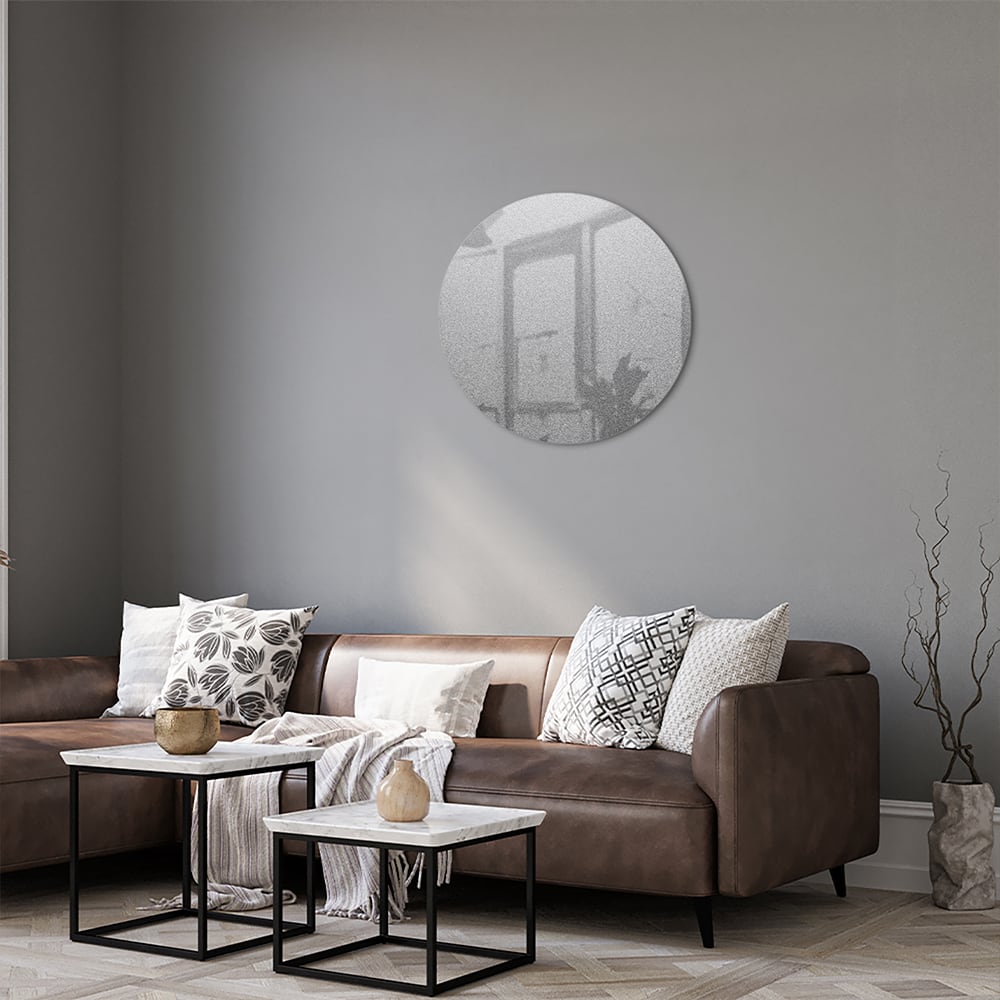 Minimalistisches Glasbild mit dezenten Reflexionen
