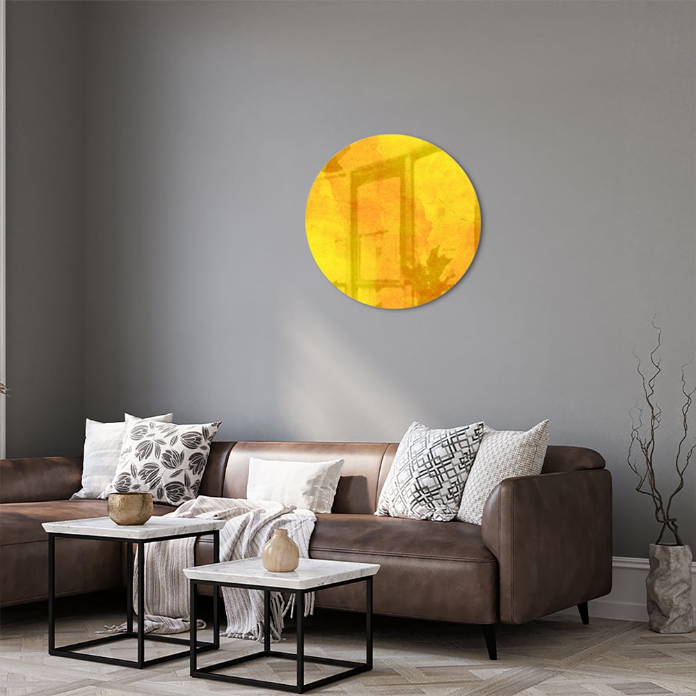 Leuchtend gelbes Glasbild für ein geradliniges Interieur