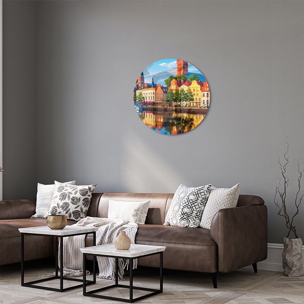 Farbenfrohes Glasbild mit einer Stadtlandschaft