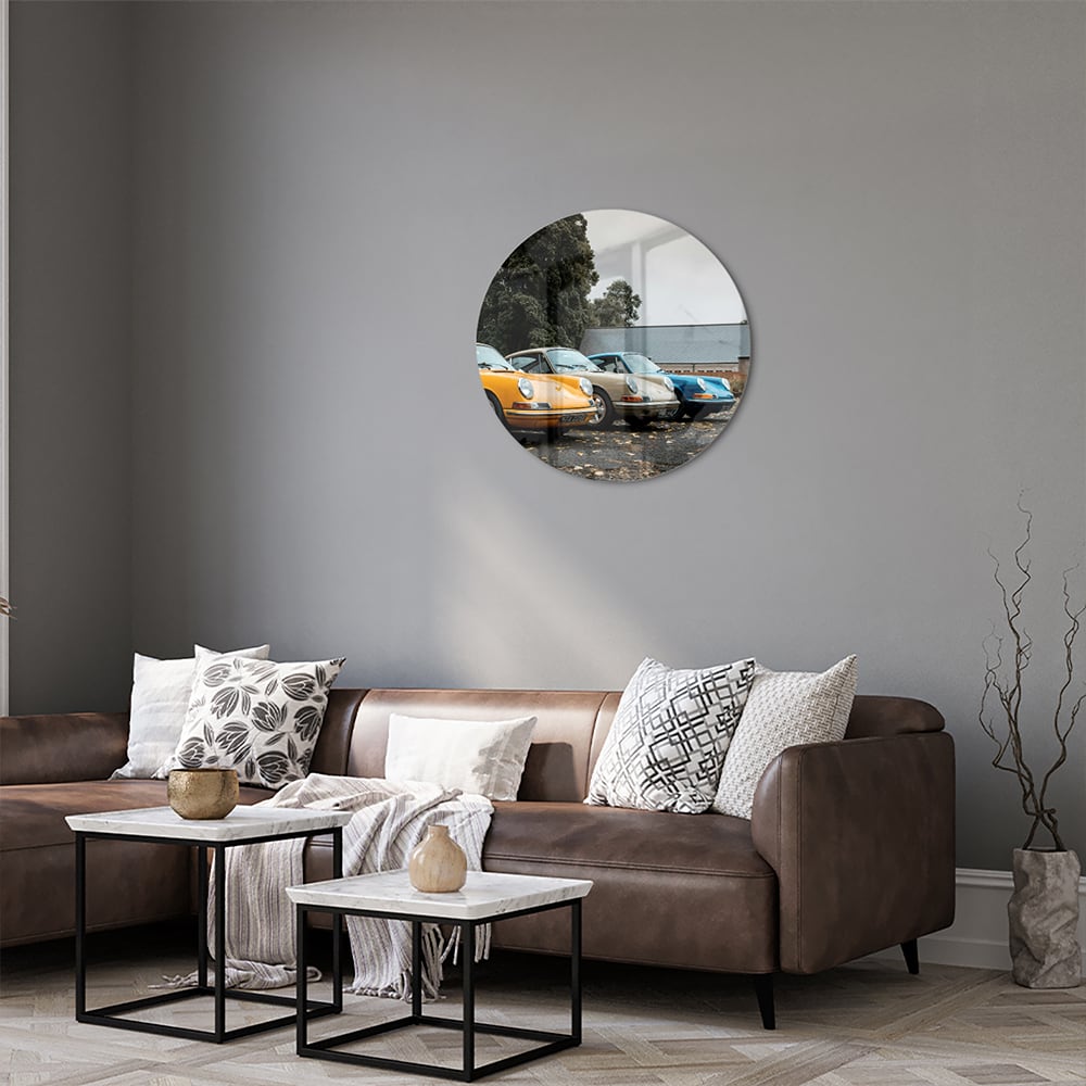 Fröhliches Glasbild mit gelbem Auto