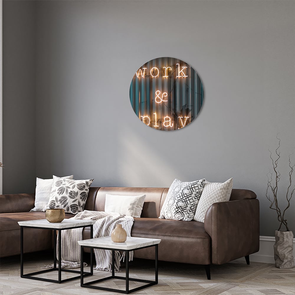 Glasbild mit 'Work & Play' Beleuchtung